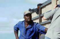 Petrus beim Ausladen der Springbcke   (Foto: Andreas Wienecke)