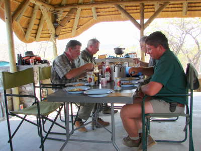  eine Frage des gemeinsamen Essens, ...